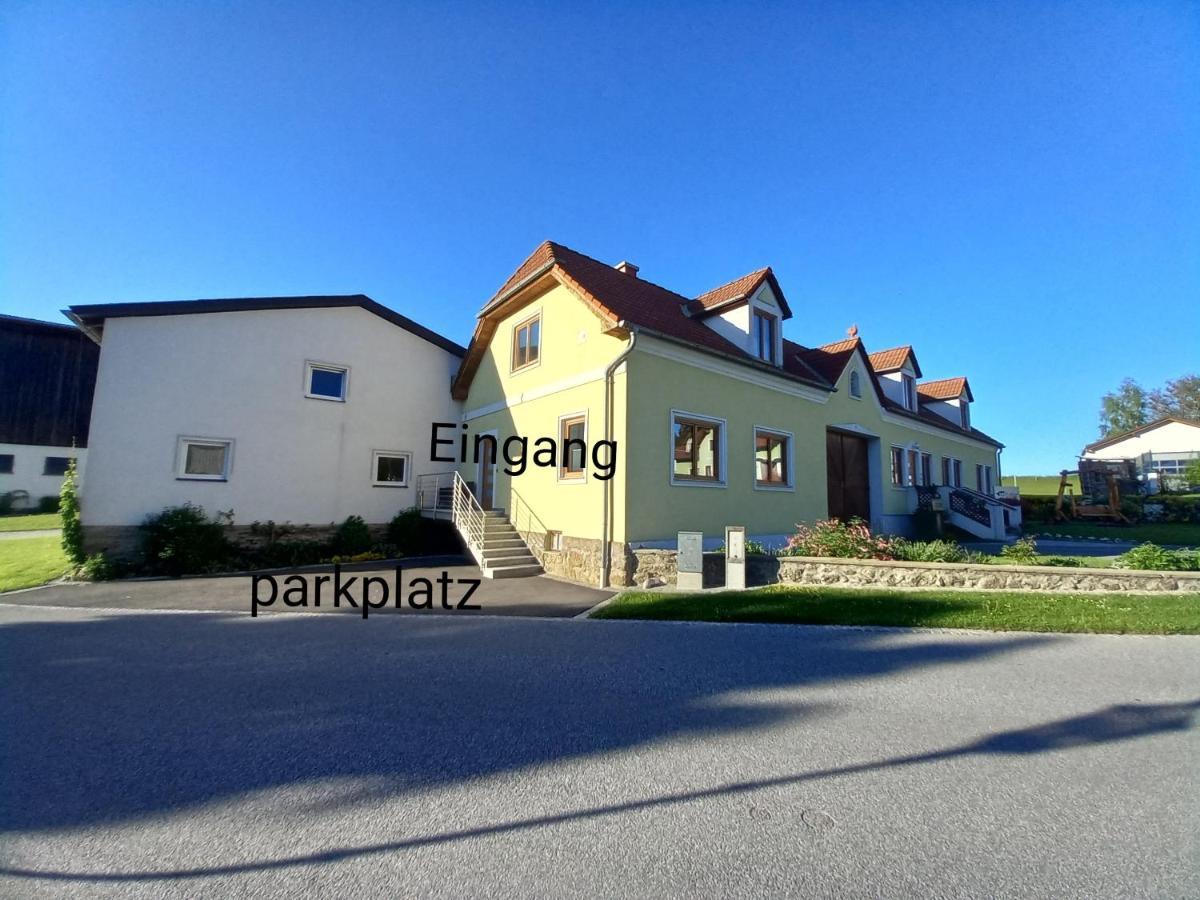 Am Alpakahof Hahn