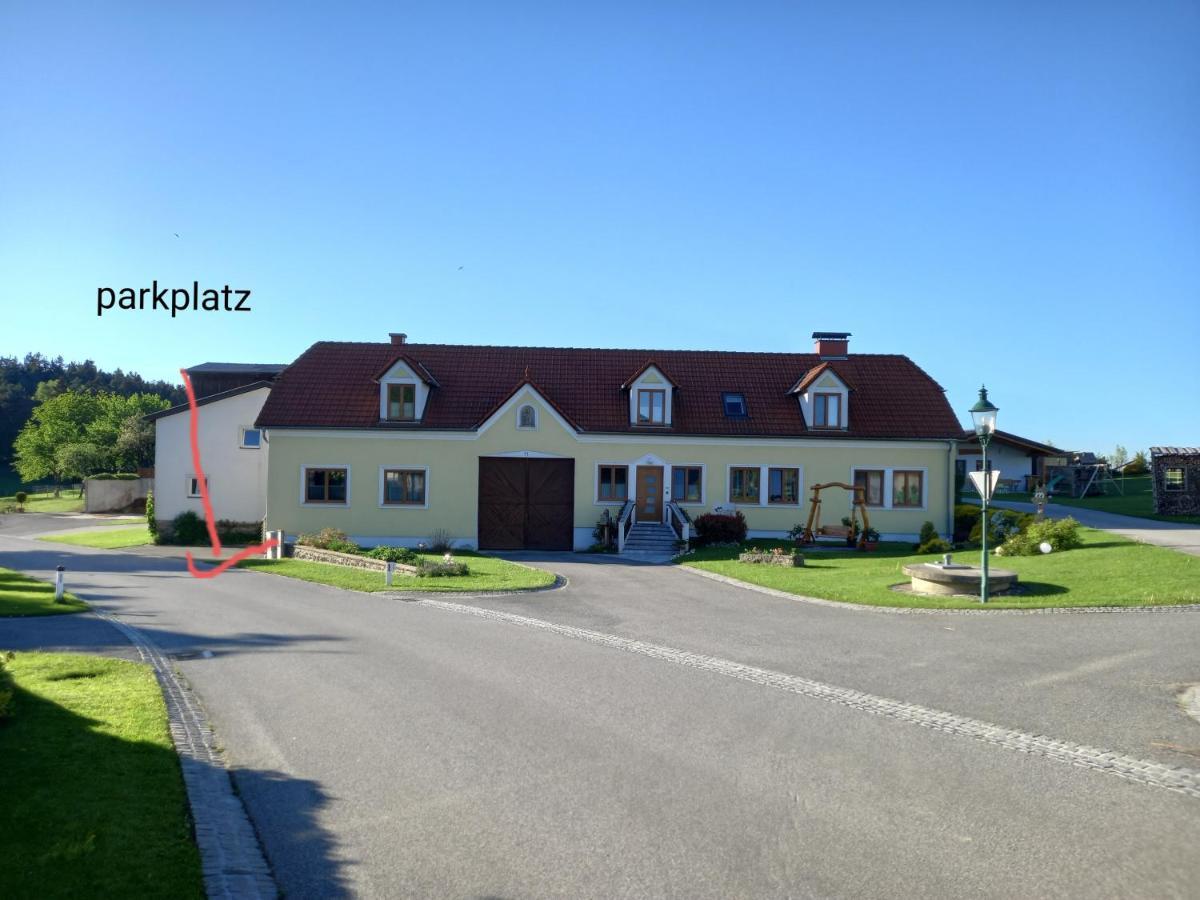 Am Alpakahof Hahn
